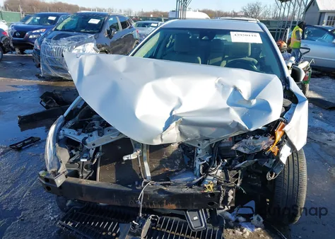 2017 Toyota Corolla Le z USA, uszkodzony, nr VIN 2T1BURHE0HC877588